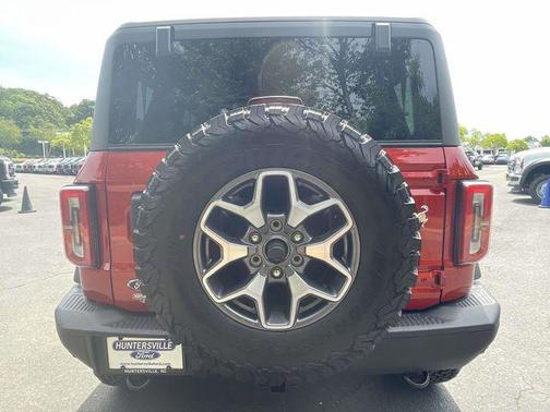 Hot Pepper Red Metallic Tinted Clearcoat 2024 Ford Bronco Badlands