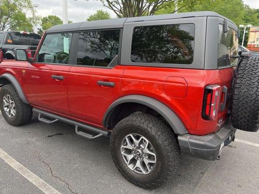 Hot Pepper Red Metallic Tinted Clearcoat 2024 Ford Bronco Badlands