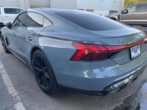 2022 Audi e-tron GT Premium Plus