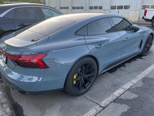 2022 Audi e-tron GT Premium Plus