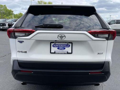 Super White 2021 Toyota RAV4 XLE