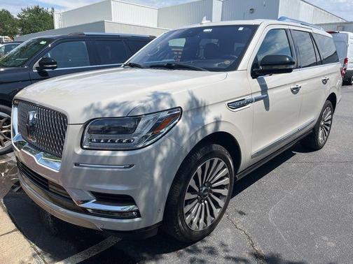 Ingot Silver Metallic 2019 Lincoln Navigator Reserve