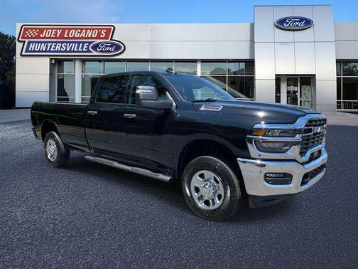 Diamond Black Crystal Pearlcoat 2025 RAM 2500 Tradesman Crew Cab 4x4 8' Box