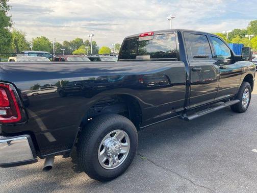Diamond Black Crystal Pearlcoat 2025 RAM 2500 Tradesman Crew Cab 4x4 8' Box