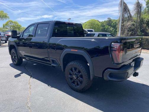 Onyx Black 2025 GMC Sierra 2500 AT4