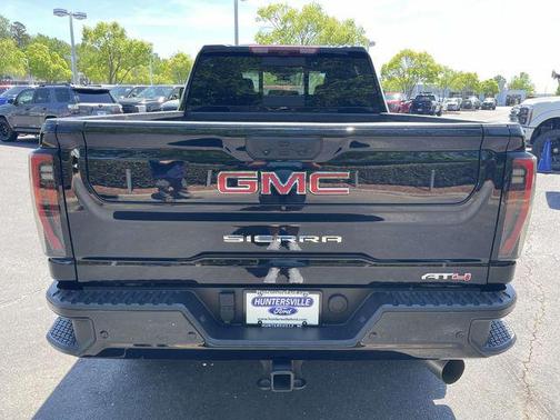 Onyx Black 2025 GMC Sierra 2500 AT4