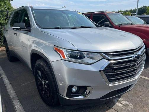 Silver Ice Metallic 2019 Chevrolet Traverse LT Cloth