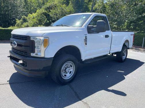Oxford White 2017 Ford F-350 XLT