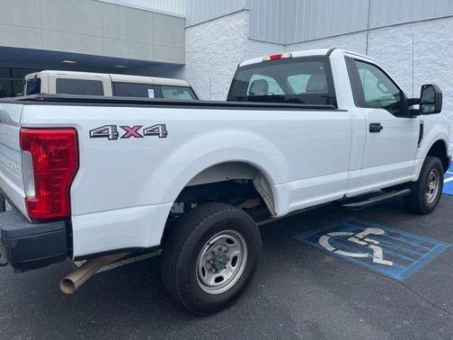 Oxford White 2017 Ford F-350 XLT
