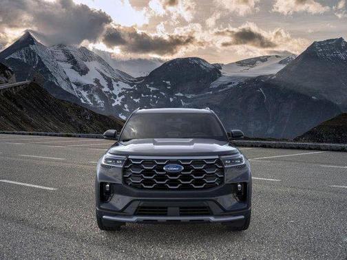Agate Black Metallic 2026 Ford Explorer Platinum