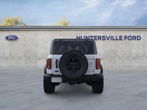 Oxford White 2026 Ford Bronco Badlands