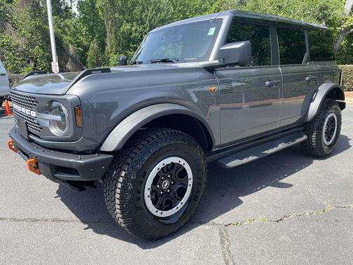 Carbonized Gray Metallic 2024 Ford Bronco Badlands