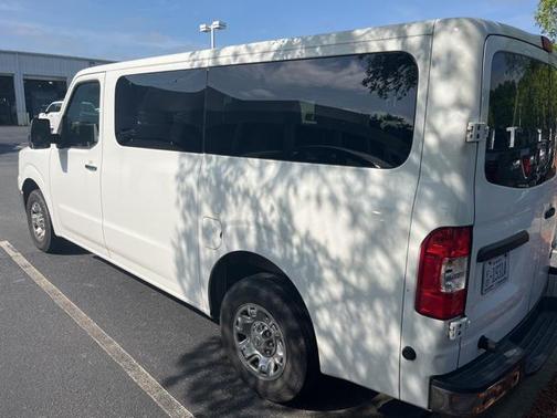 2013 Nissan NV Passenger NV3500 HD S V8