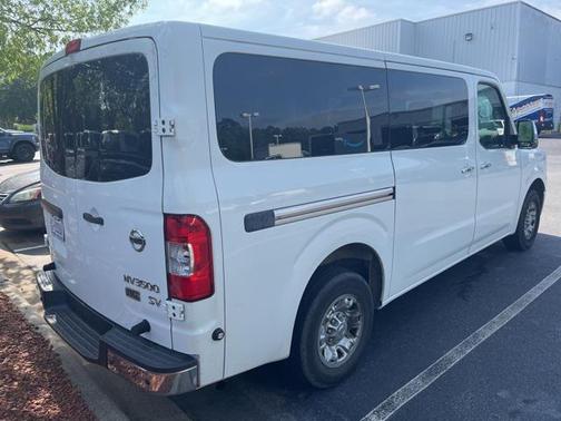 2013 Nissan NV Passenger NV3500 HD S V8