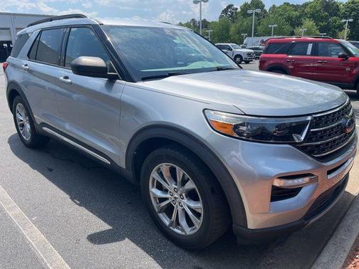 Iconic Silver Metallic 2020 Ford Explorer XLT