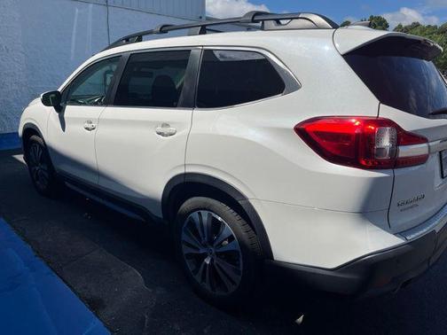 Crystal White Pearl 2019 Subaru Ascent Limited 7-Passenger