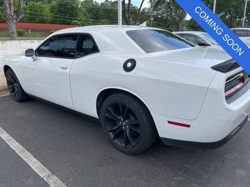 White Knuckle Clearcoat 2018 Dodge Challenger SXT