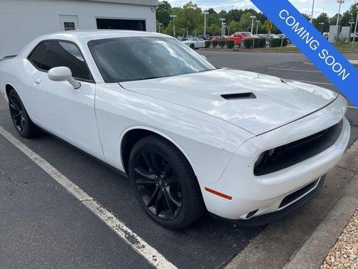 White Knuckle Clearcoat 2018 Dodge Challenger SXT