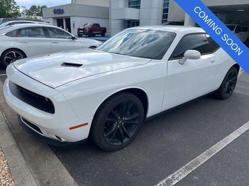 White Knuckle Clearcoat 2018 Dodge Challenger SXT