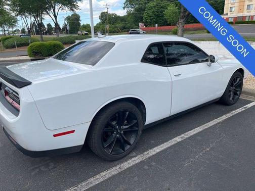 White Knuckle Clearcoat 2018 Dodge Challenger SXT