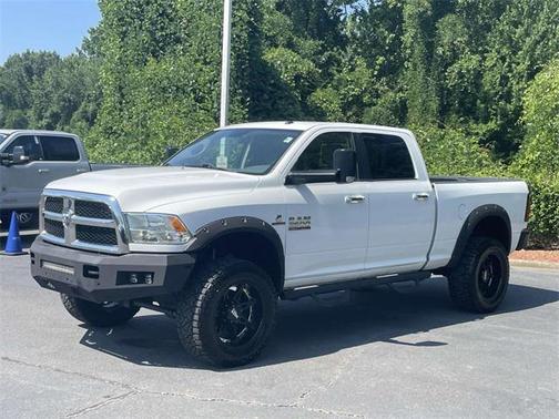 2017 RAM 2500 SLT Crew Cab 4x4 6'4' Box