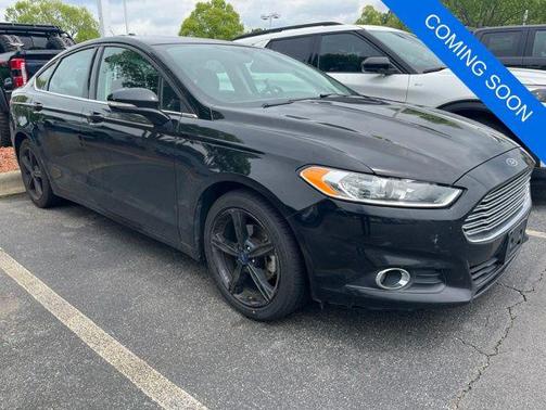 Black 2016 Ford Fusion SE
