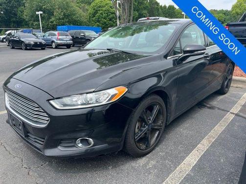 Black 2016 Ford Fusion SE
