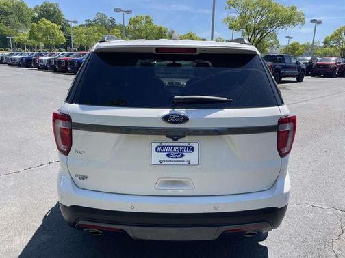 White Platinum Metallic Tri-Coat 2017 Ford Explorer XLT
