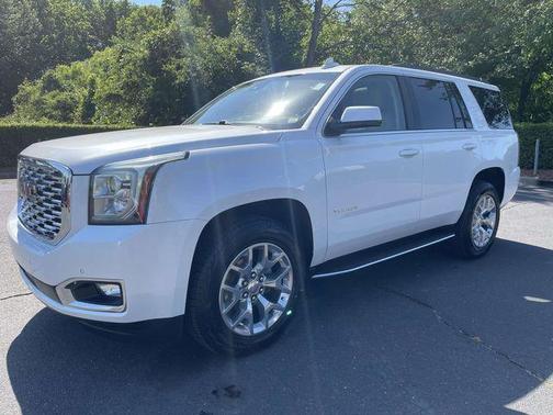White Frost Tricoat 2018 GMC Yukon SLT
