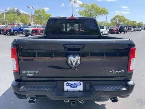 Diamond Black Crystal Pearlcoat 2023 RAM 1500 Big Horn/Lone Star
