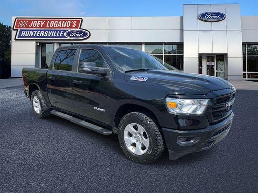 Diamond Black Crystal Pearlcoat 2023 RAM 1500 Big Horn/Lone Star