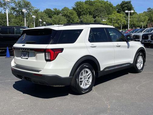 Star White Metallic Tri-Coat 2025 Ford Explorer Active