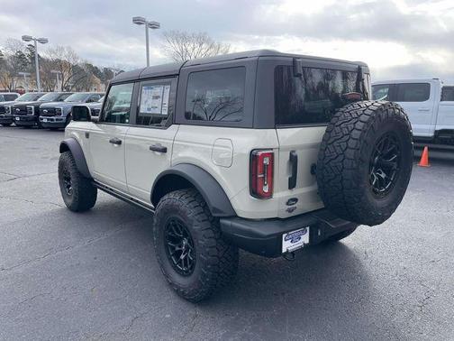 Desert Sand 2025 Ford Bronco Badlands