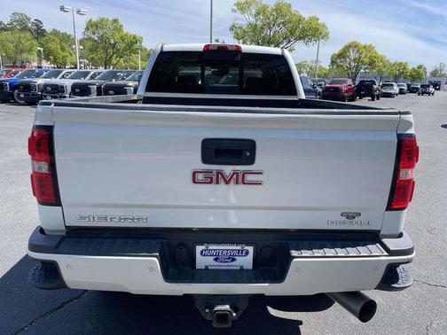 White Frost Tricoat 2019 GMC Sierra 2500 Denali