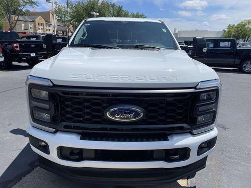 Oxford White 2024 Ford F-250 XL