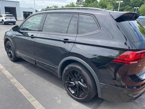 2024 Volkswagen Tiguan 2.0T SE R-Line Black