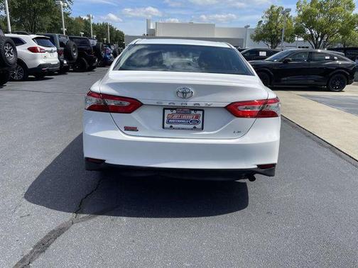 Super White 2018 Toyota Camry LE