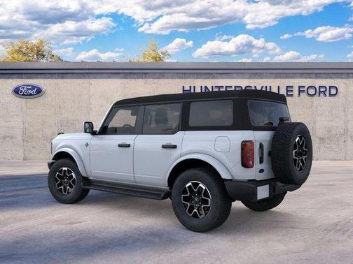 Oxford White 2026 Ford Bronco Outer Banks