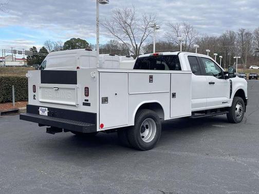 Oxford White 2026 Ford F-350 XL