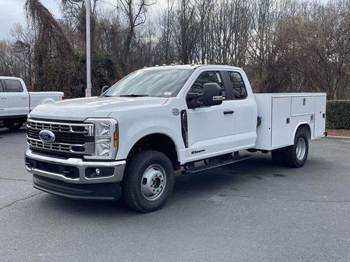 Oxford White 2026 Ford F-350 XL