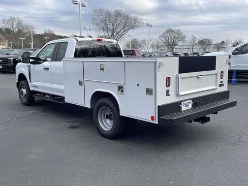 Oxford White 2026 Ford F-350 XL