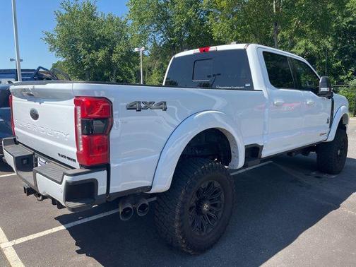 Oxford White 2024 Ford F-250 Lariat
