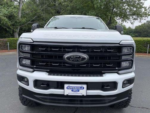 Oxford White 2024 Ford F-250 Lariat