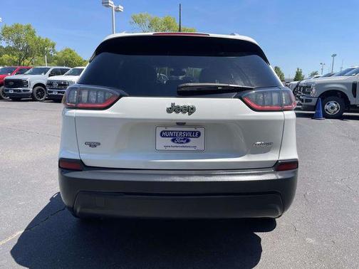 Bright White Clearcoat 2019 Jeep Cherokee Latitude Plus