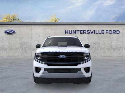 Star White Metallic Tri-Coat 2026 Ford Expedition Max Platinum