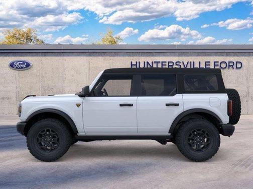 Oxford White 2026 Ford Bronco Badlands