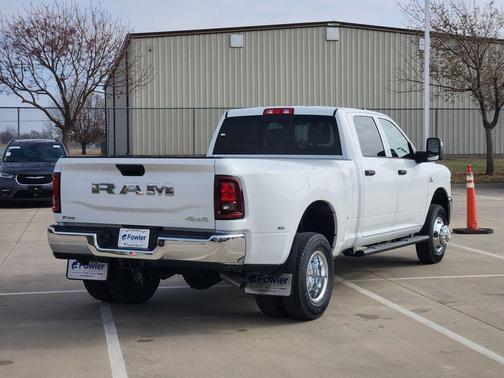 Bright White Clearcoat 2026 RAM 3500 Tradesman Crew Cab 4x4 8' Box