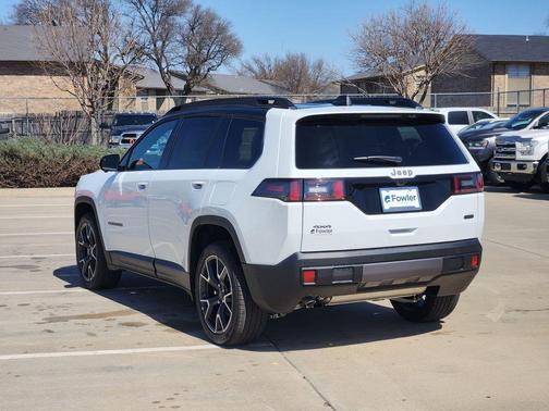 Bright White Clearcoat 2026 Jeep Cherokee Overland