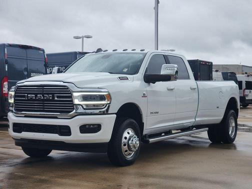 Bright White Clearcoat 2024 RAM 3500 Laramie Crew Cab 4x4 8' Box