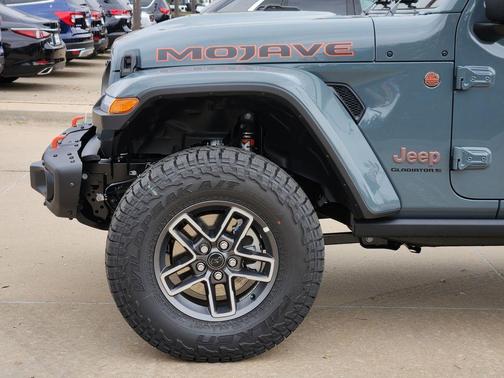 Anvil Clearcoat 2026 Jeep Gladiator Mojave X 4x4